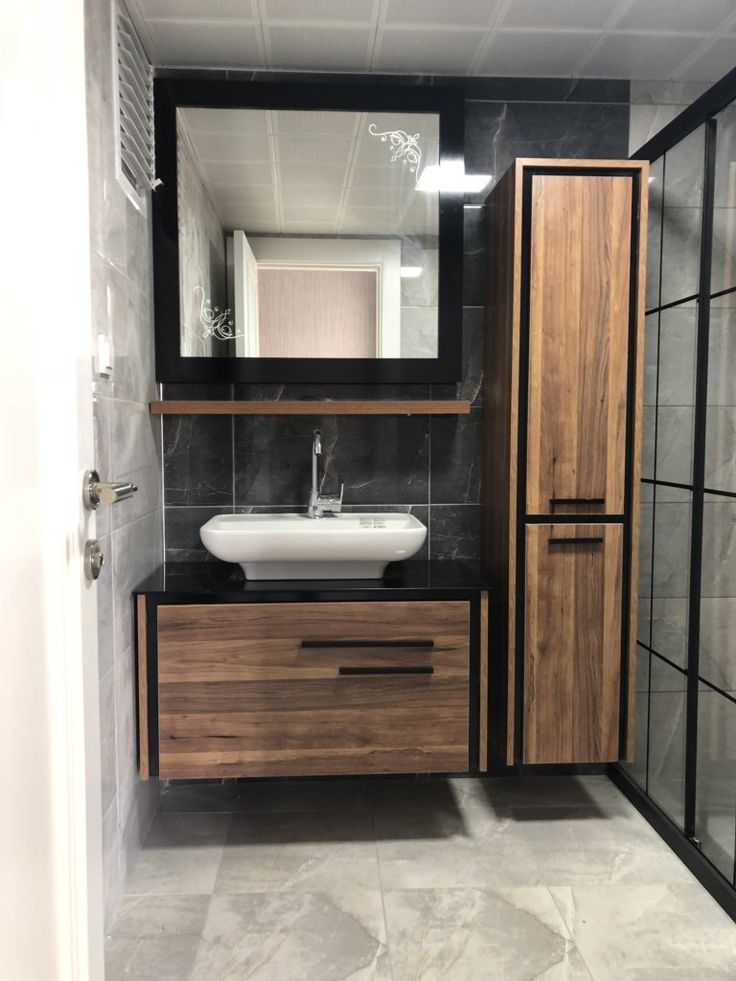 BANYO DOLABI